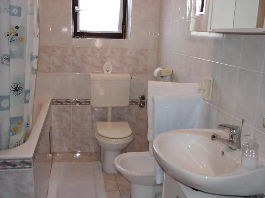 Apartments Tina Crikvenica 0*,